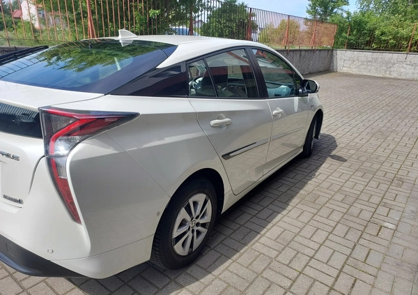 Toyota Prius cena 63000 przebieg: 90000, rok produkcji 2017 z Toruń małe 596